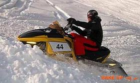 selbst Schneemobile fahren