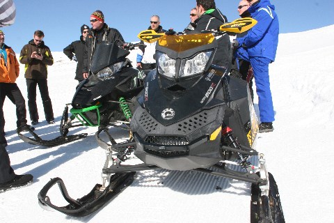 Snowmobile Verleih bei Wake Up Events - dem Profi mit mehr als 25 Jahren Erfahrung 