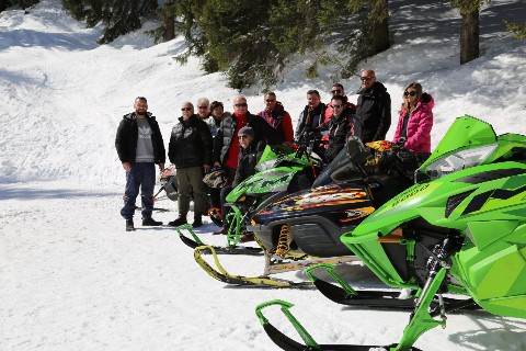 Sport und Renn Snowmobile mit bis zu 180 PS bei Wake Up Events