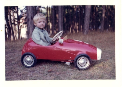 Alex Neuriesser als Kind im Auto