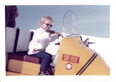 Alex Neuriesser als Kind am SkiDoo
